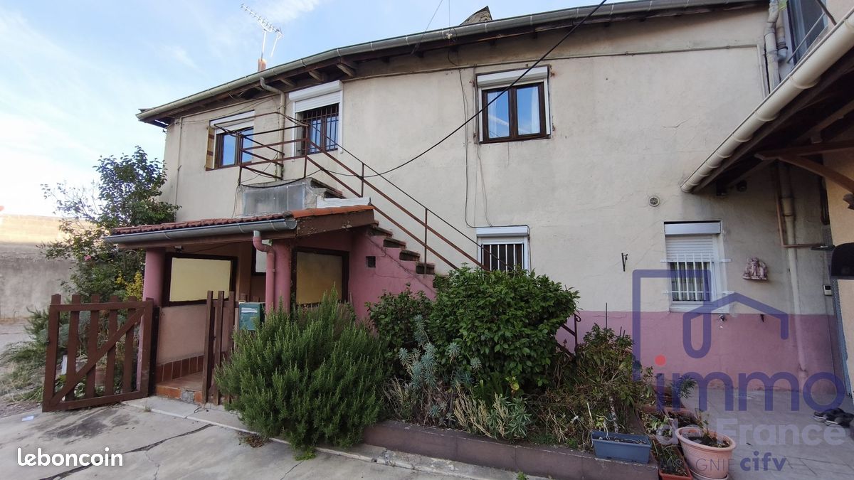 Maison 4 pièces 71 m² · à Saint-Étienne · 71 m² · 55 000 €