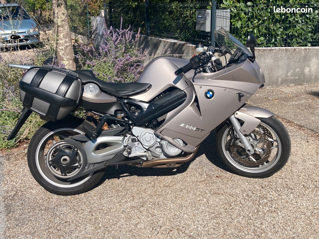 Moto BMW F 800ST (image 1)