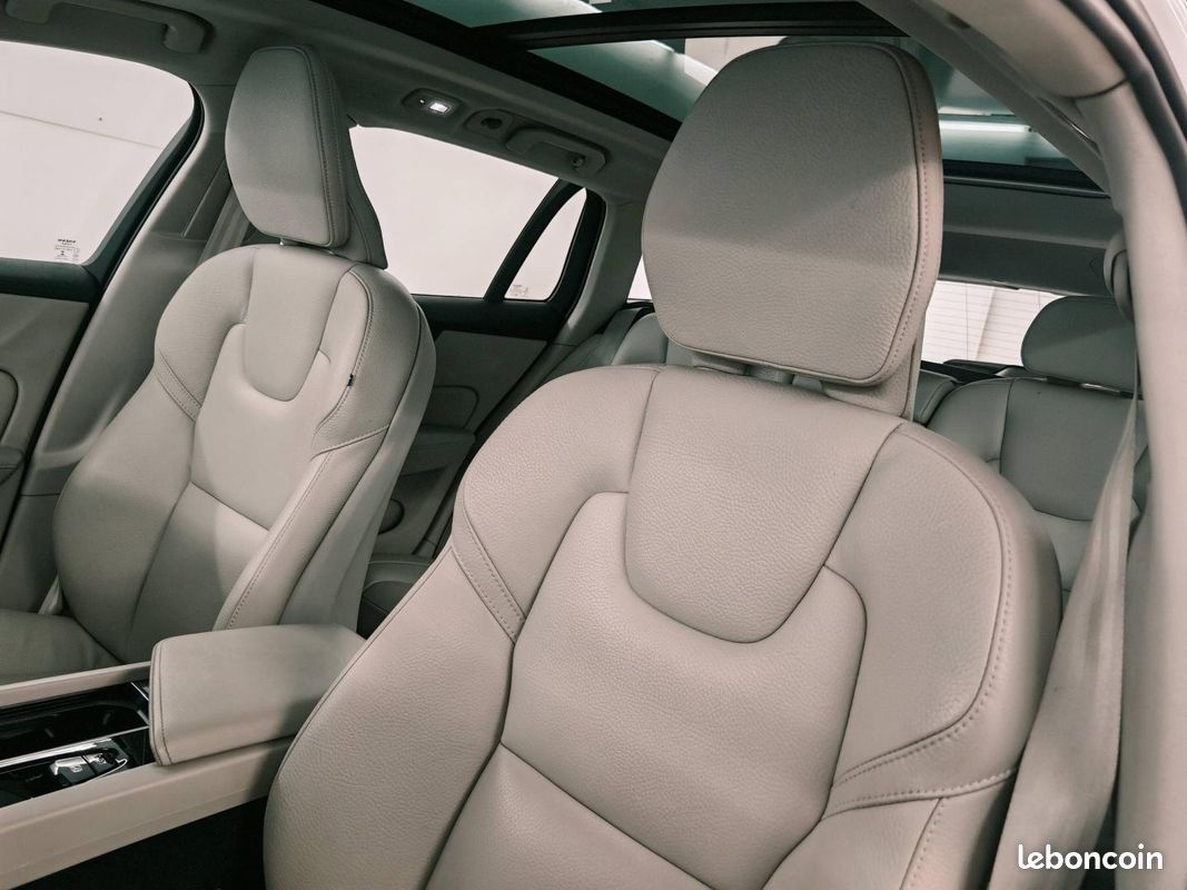 Volvo V60 B4 197ch Ultimate Style Dark Geartronic 8 (image 23)