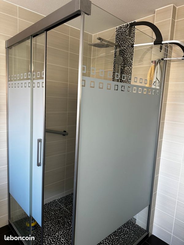 Vends paroi de douche complète (image 1)