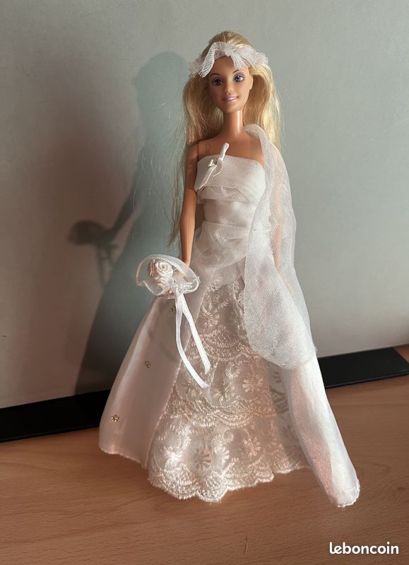 Barbie Poupée Mini BarbieLand FashionistasPoupée de 3,8 cm | Mattel