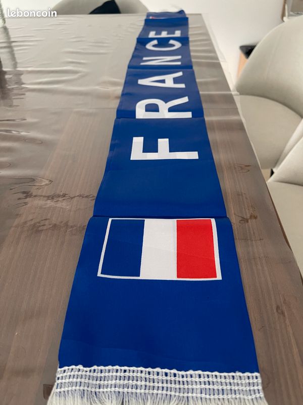 Billets De Foot Écharpe De Supporter France - Foot/Rugby - 1,35 M - Bleu Billets De Foot Écharpe De Supporter France - Foot/Rugby - 1,35 M - Bleu