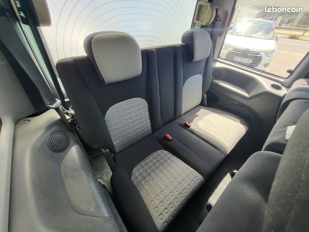 Fiat doblo family 1.9 mjt / 7 places / distri + embrayage + vidange + bougies + vanne egr neuve (image 18)