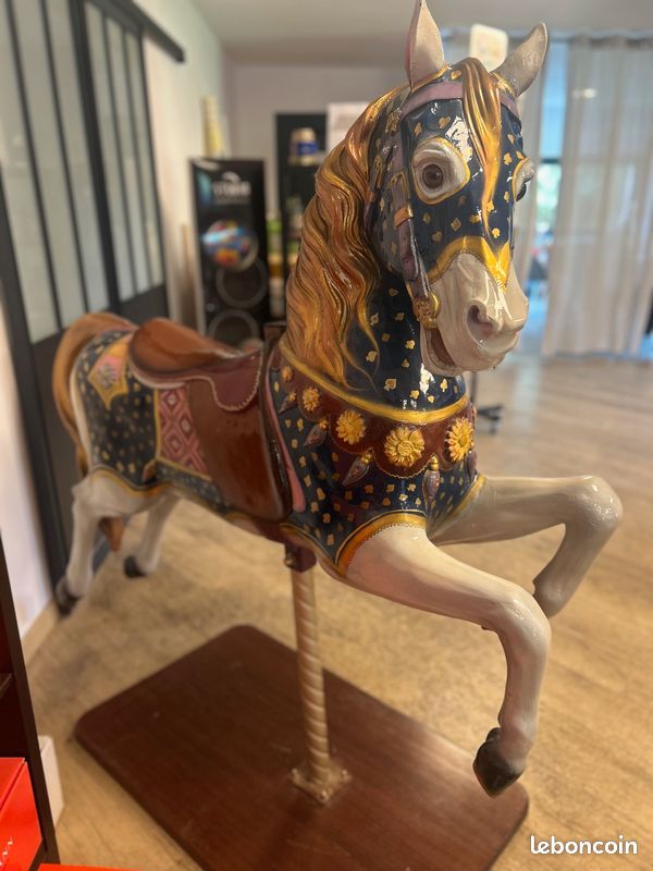 Cheval ancien en bois, XIXème s