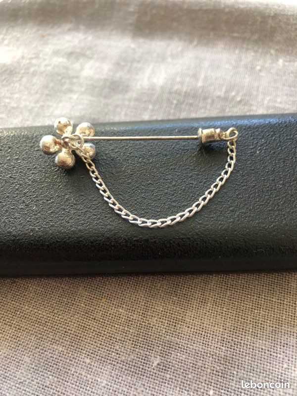 Broche fleurs vintage (image 3)