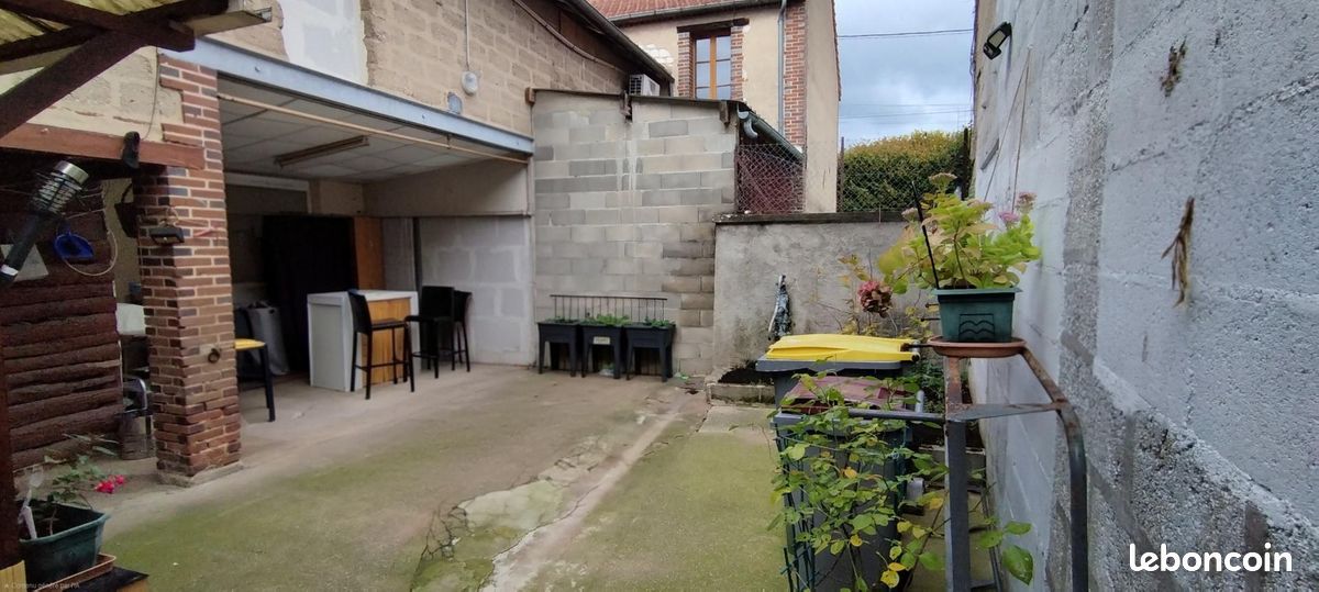 Immeuble 94 m² · à Joigny · 94 m² · 132 300 €