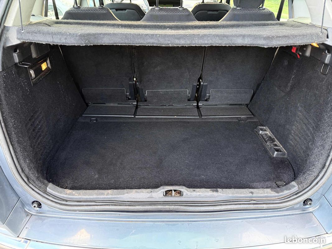 Citroën C4 Picasso 1.6 HDi 110ch Pack Dynamique - Clim - Régulateur - Révisée & Garantie 6 mois (image 15)