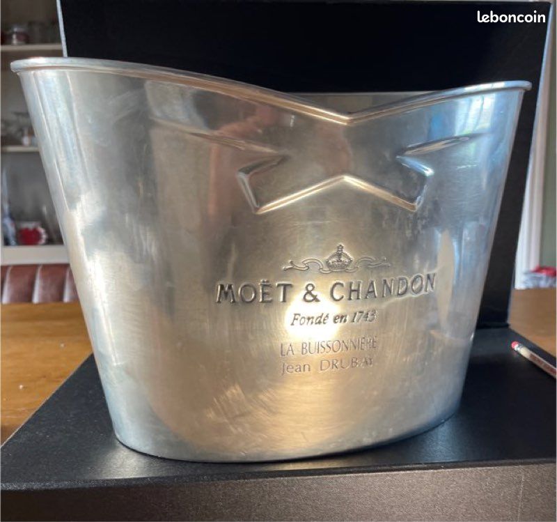 Seau à Champagne Vintage Moët & Chandon En étain – Vasque Publicitaire