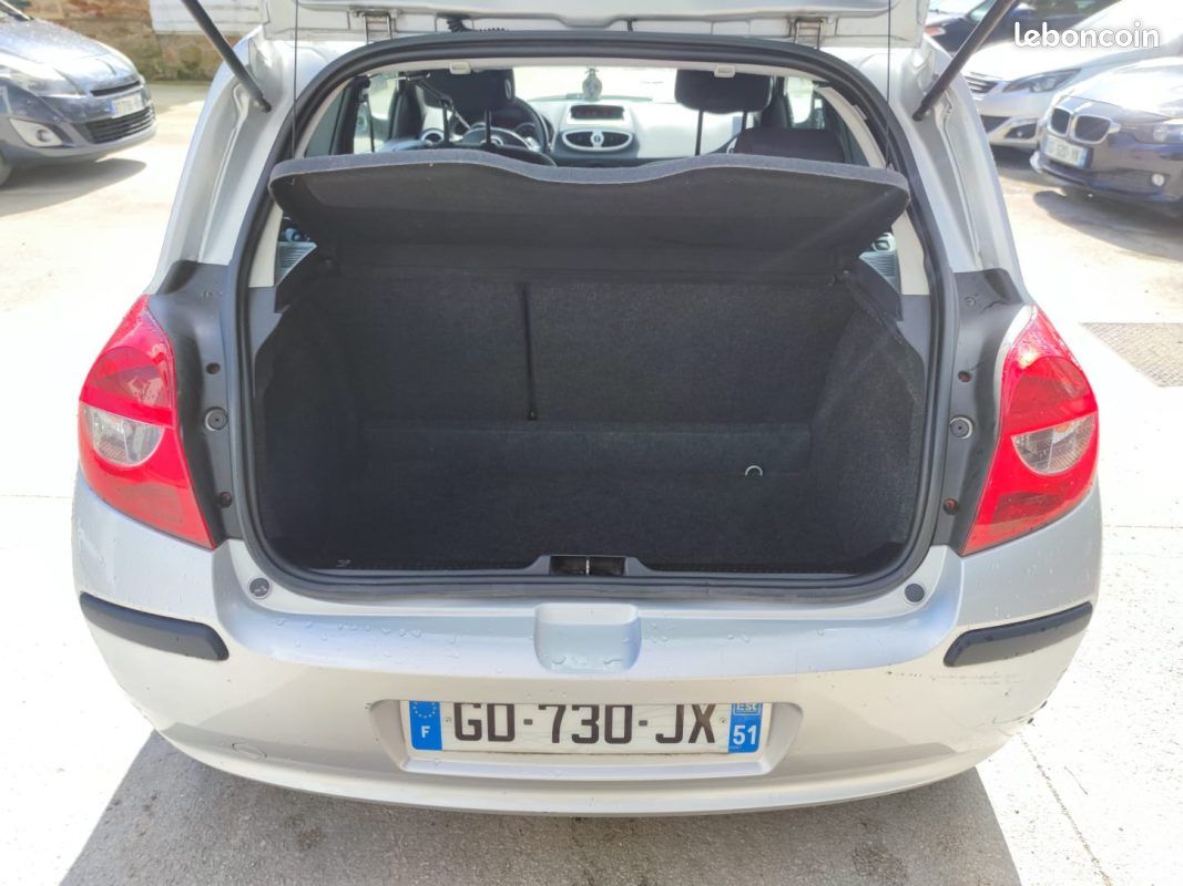 Renault clio iii confort dynamique 1.2 16v 2007 (image 12)