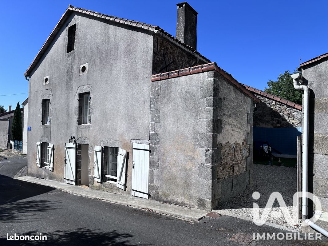 Maison 5 pièces 81 m² · à Beugnon-Thireuil · 81 m² · 99 000 €