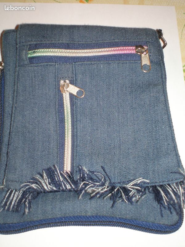 Sac sacoche en bandoulière avec fermetures éclairs (image 2)