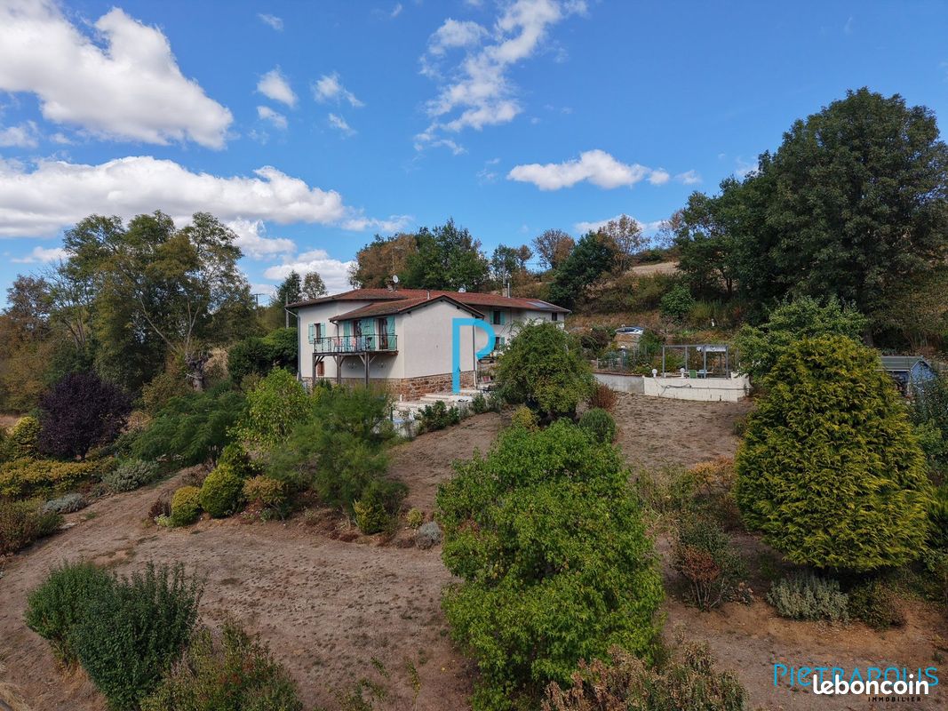 Maison 6 pièces 191 m² · à Villechenève · 191 m² · 289 000 €