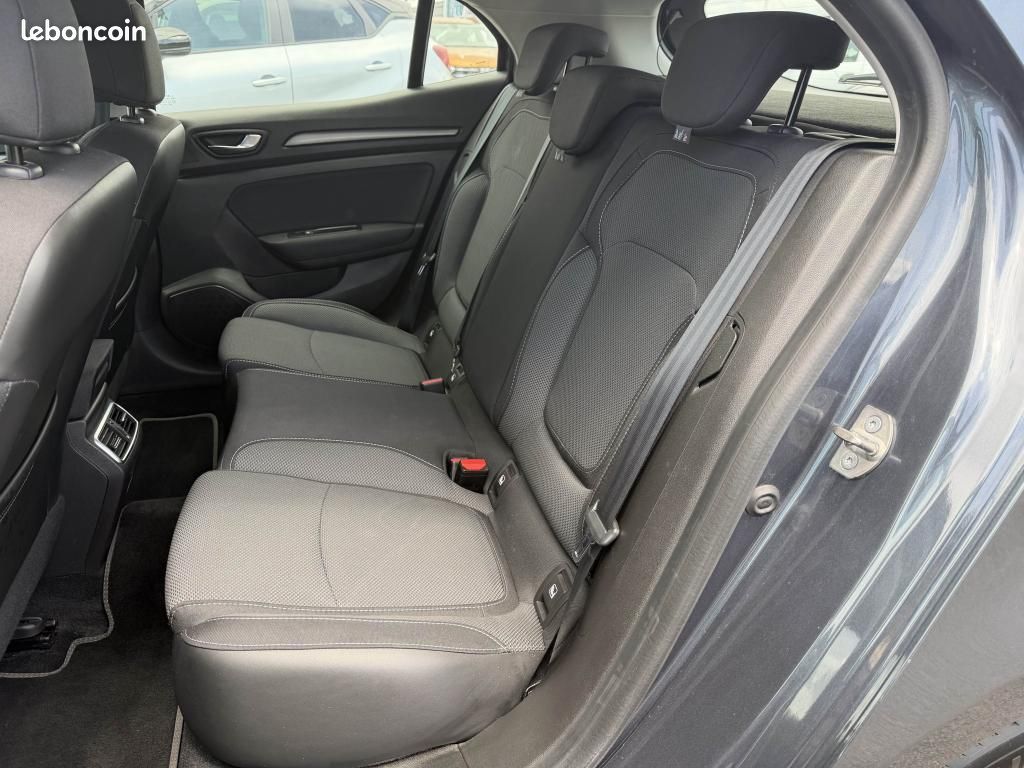 RENAULT MEGANE IV 1.5 Blue dCi - 115 Evolution (image 11)