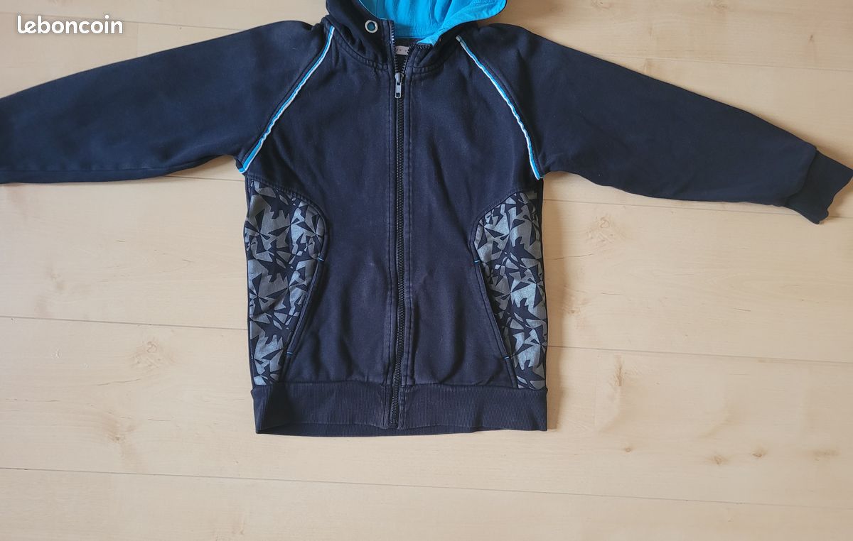 Tenue de sport 3 pièces 10 ans ; pantalon + veste + tee shirt (image 13)