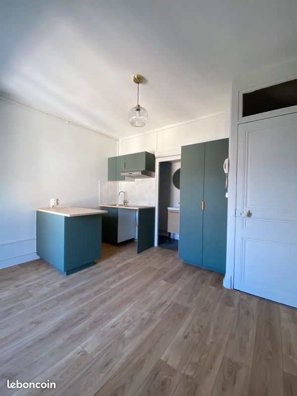 Appartement 1 pièce 15 m² · à Dijon · 14,5 m² · 550 €