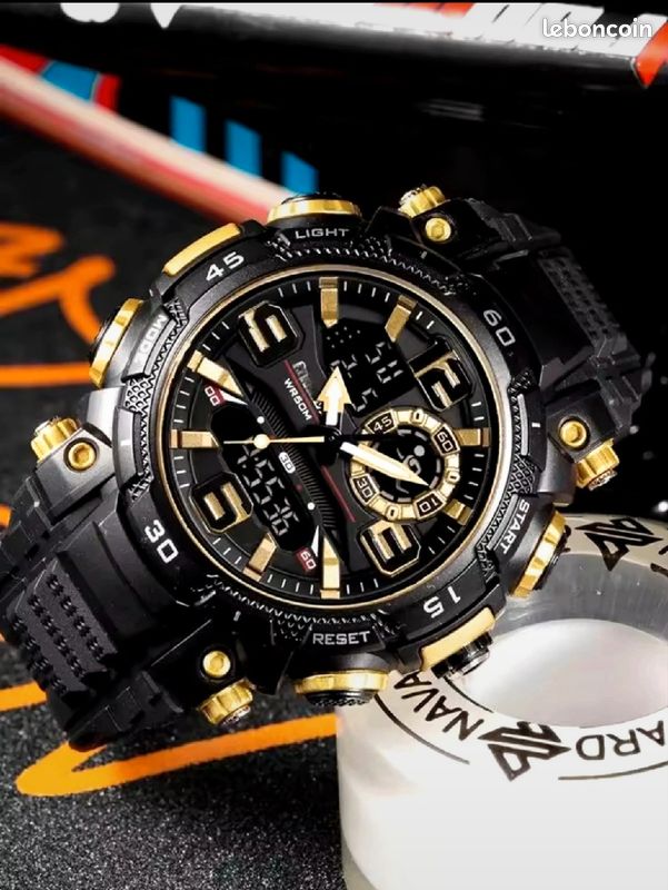 Magnifique montre neuve sous emballage type militaire couleur Or/ gold noir/black de nombreuses fonctionnalités très résistante chocs eau rayures poussière (image 1)