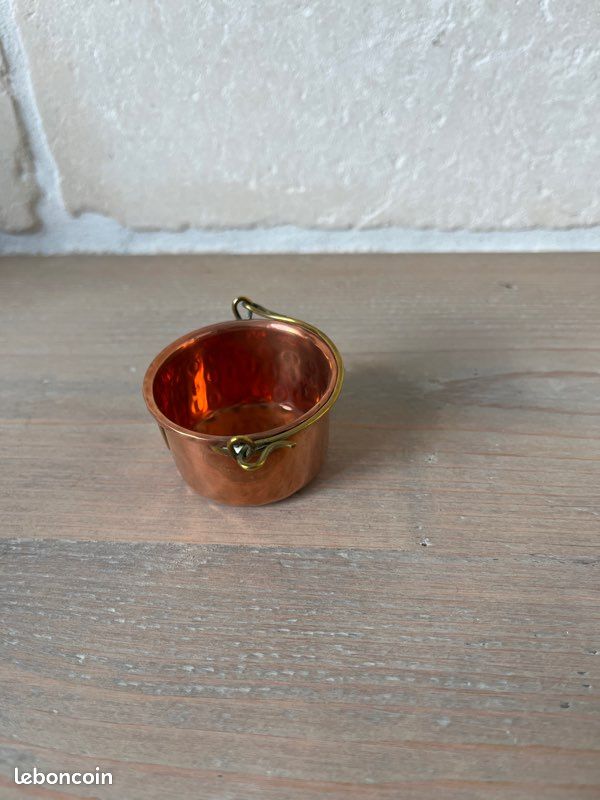 Petit pot en cuivre (image 2)
