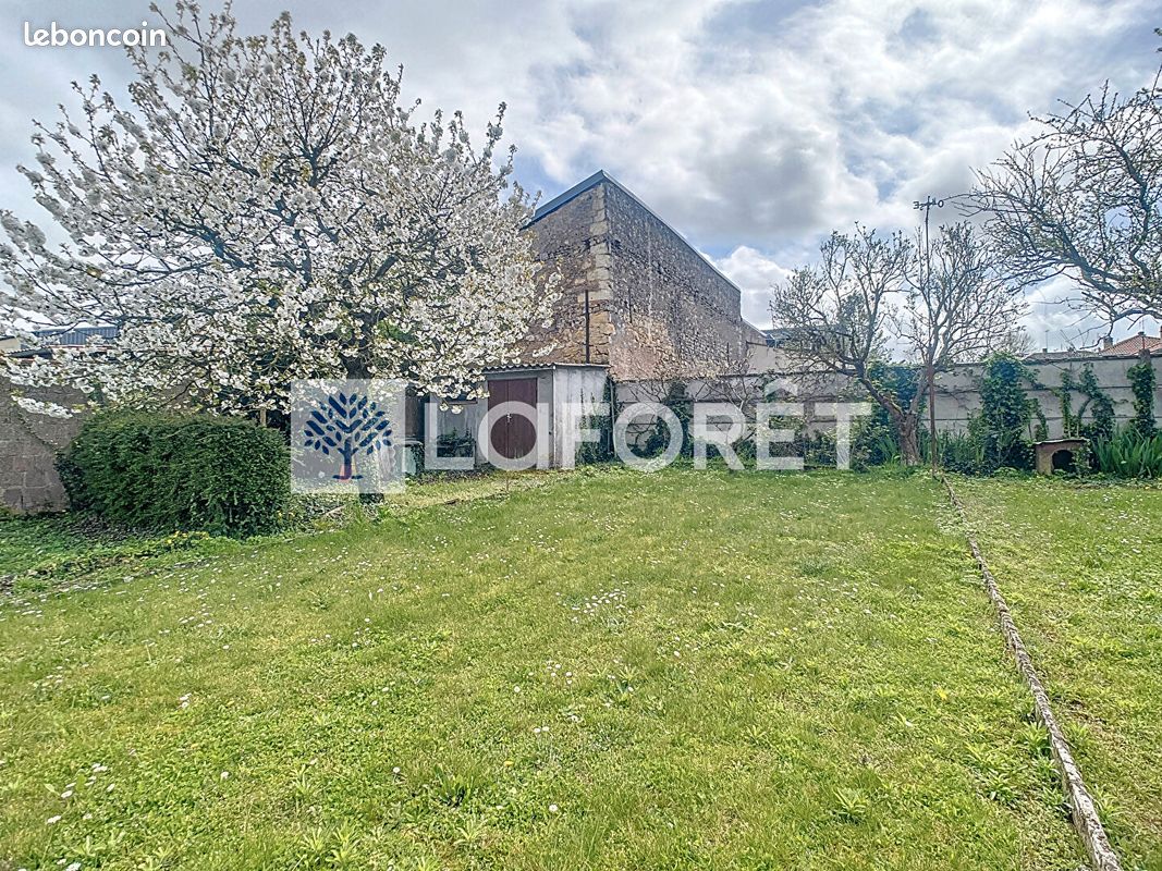 Maison 7 pièces 144 m² - Thouars 79100 (image principale 13)