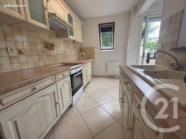 Appartement 2 pièces 52 m² · à Étampes · 52 m² · 740 €
