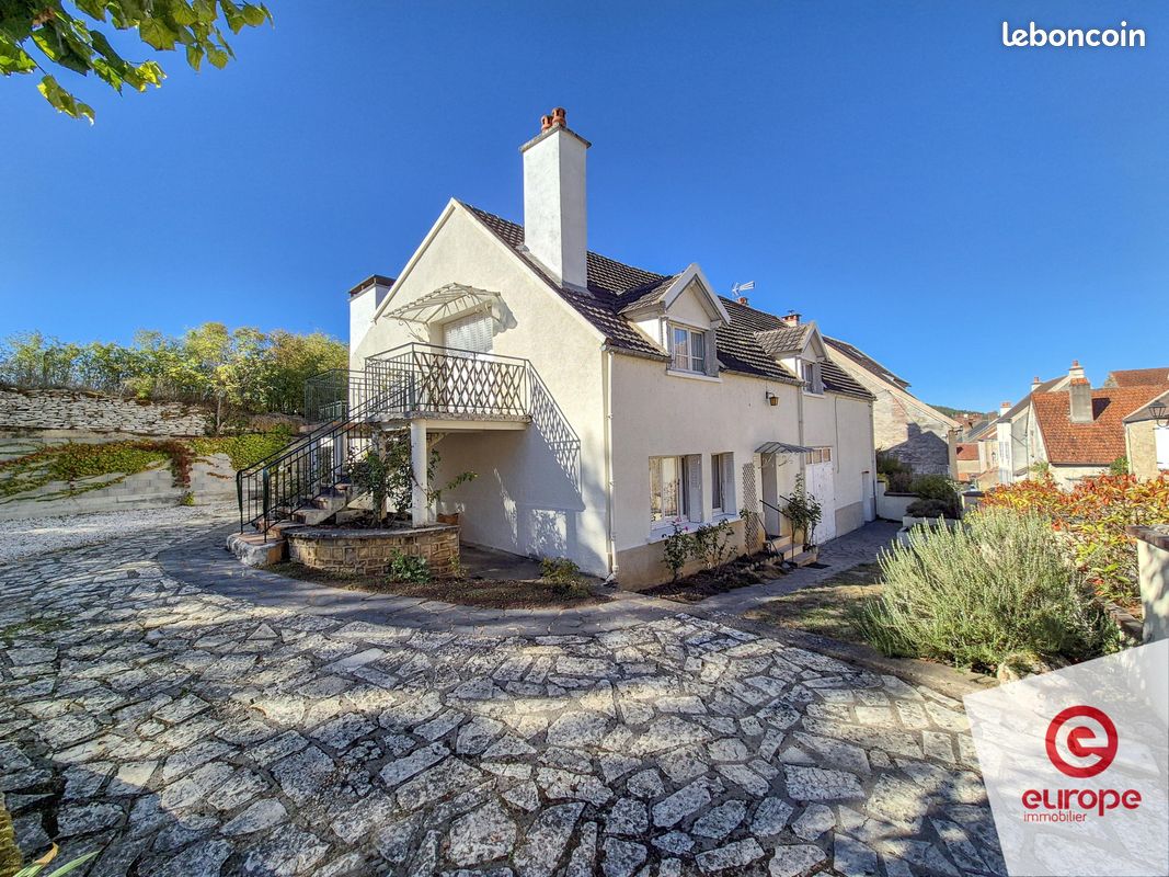 Maison 7 pièces 166 m² · à Asquins · 166 m² · 207 000 €