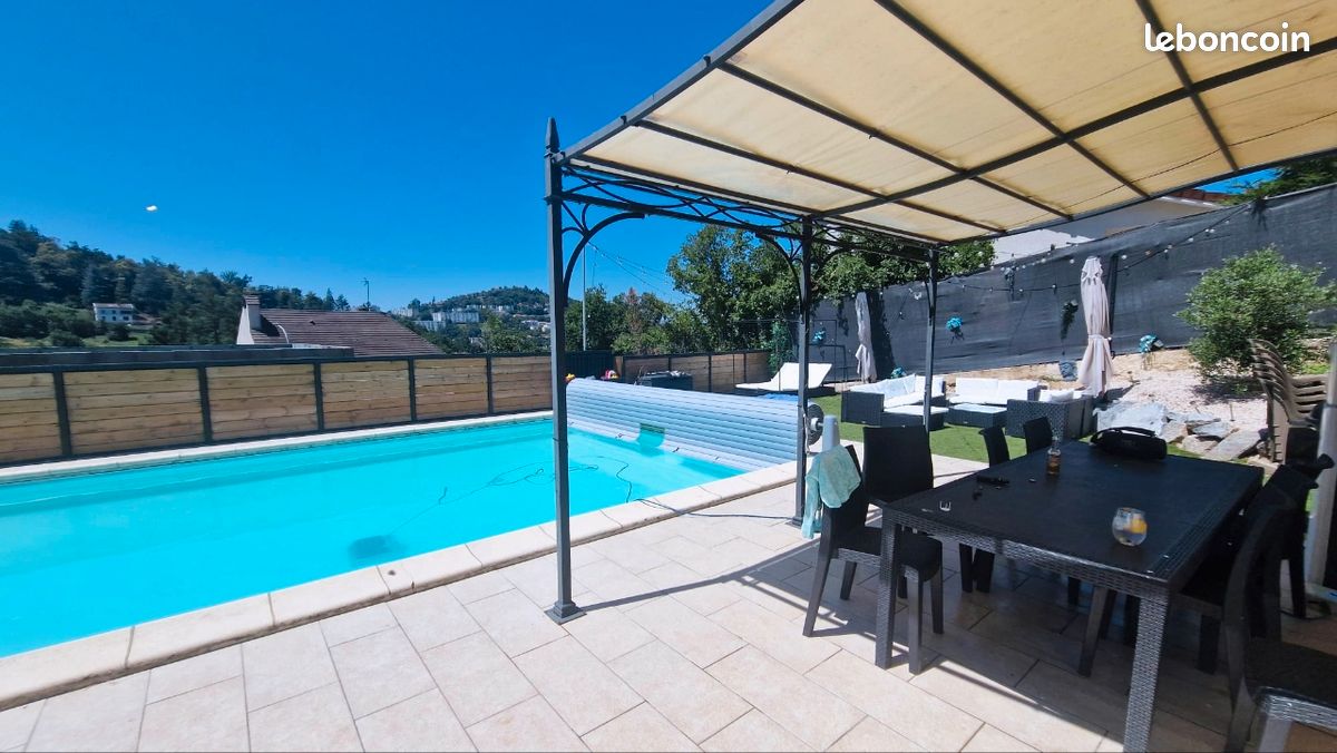 Maison 8 pièces 205 m² · à La Tour-en-Jarez · 205 m² · 499 000 €