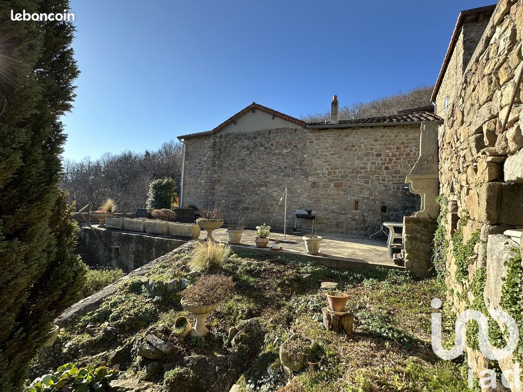 Maison 4 pièces 84 m² · à Vallées-d'Antraigues-Asperjoc · 84 m² · 159 500 €