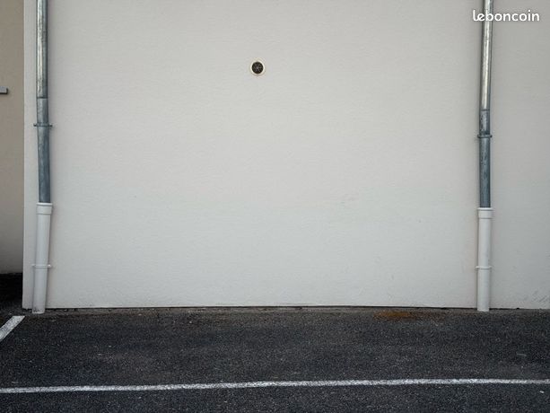 Place de parking à louer