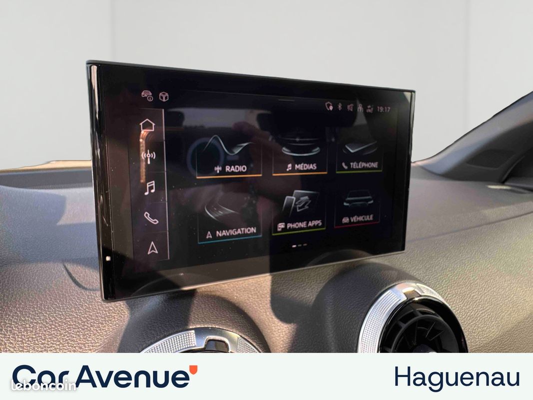 AUDI Q2 35 TDI 150 S tronic 7 Black Edition / Toit Ouvrant / GPS / Caméra / Hayon Electrique / Attelage (image 19)