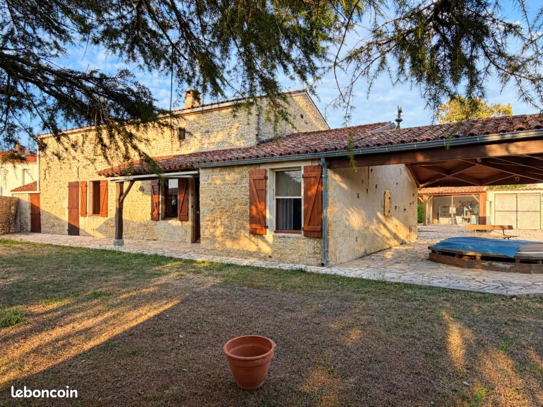 Maison 5 pièces 165 m² · à Saint-Michel-en-l'Herm · 165 m² · 229 500 €