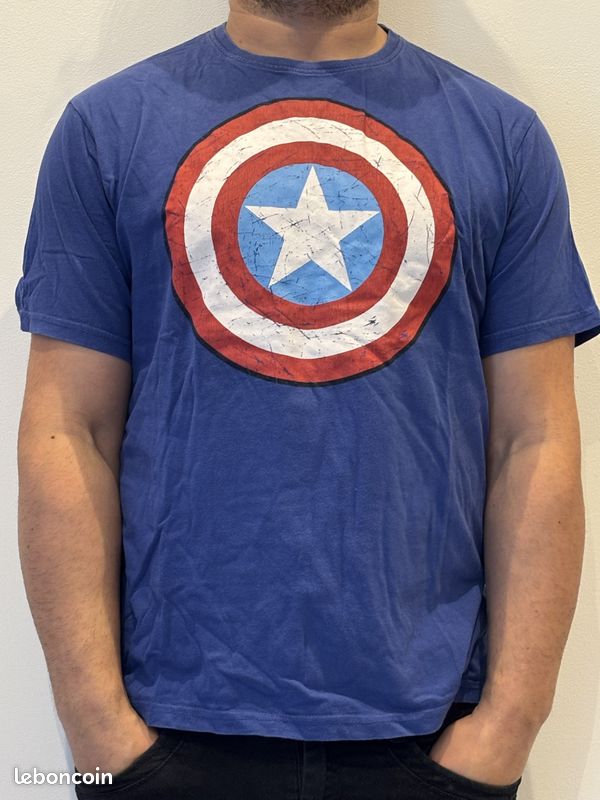 T‑shirt Captain America “Bouclier” bleu/navy taille L – bon état (image 2)