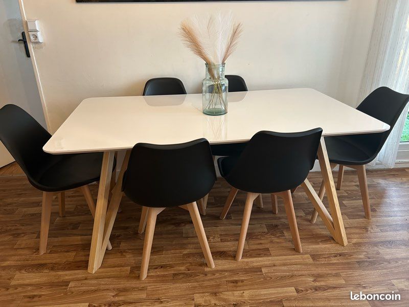 Table et meuble télé (image 2)