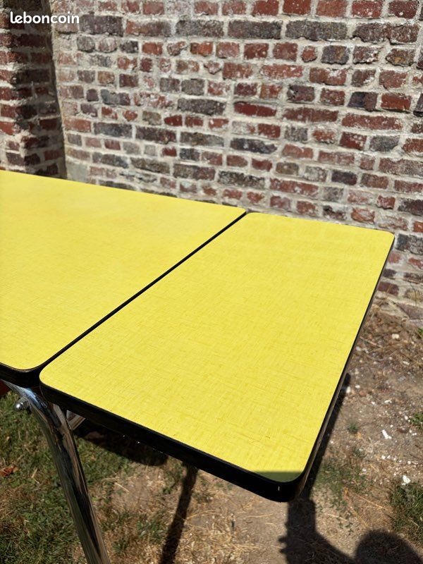Table en Formica jaune (image 13)