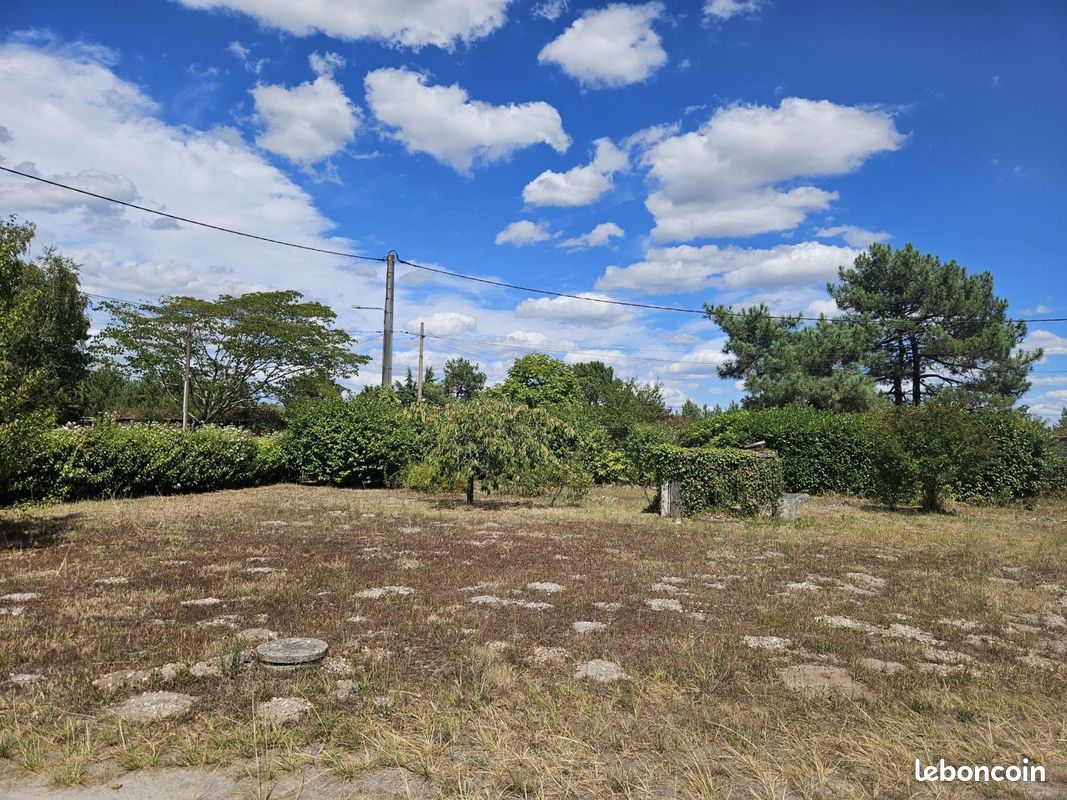 Terrain à bâtir de 380 m² à VILLENAVE-D'ORNON (33) · 160 000 €