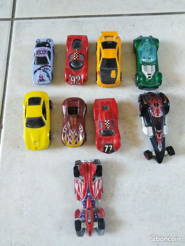 Lot de petite voiture (image 1)