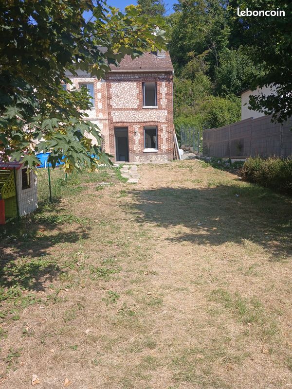 Maison 5 pièces 90 m² · à Freneuse · 90 m² · 110 000 €