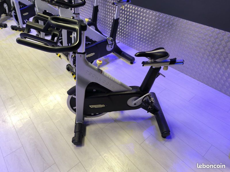 Vélo Spinning Technogym (image 1)