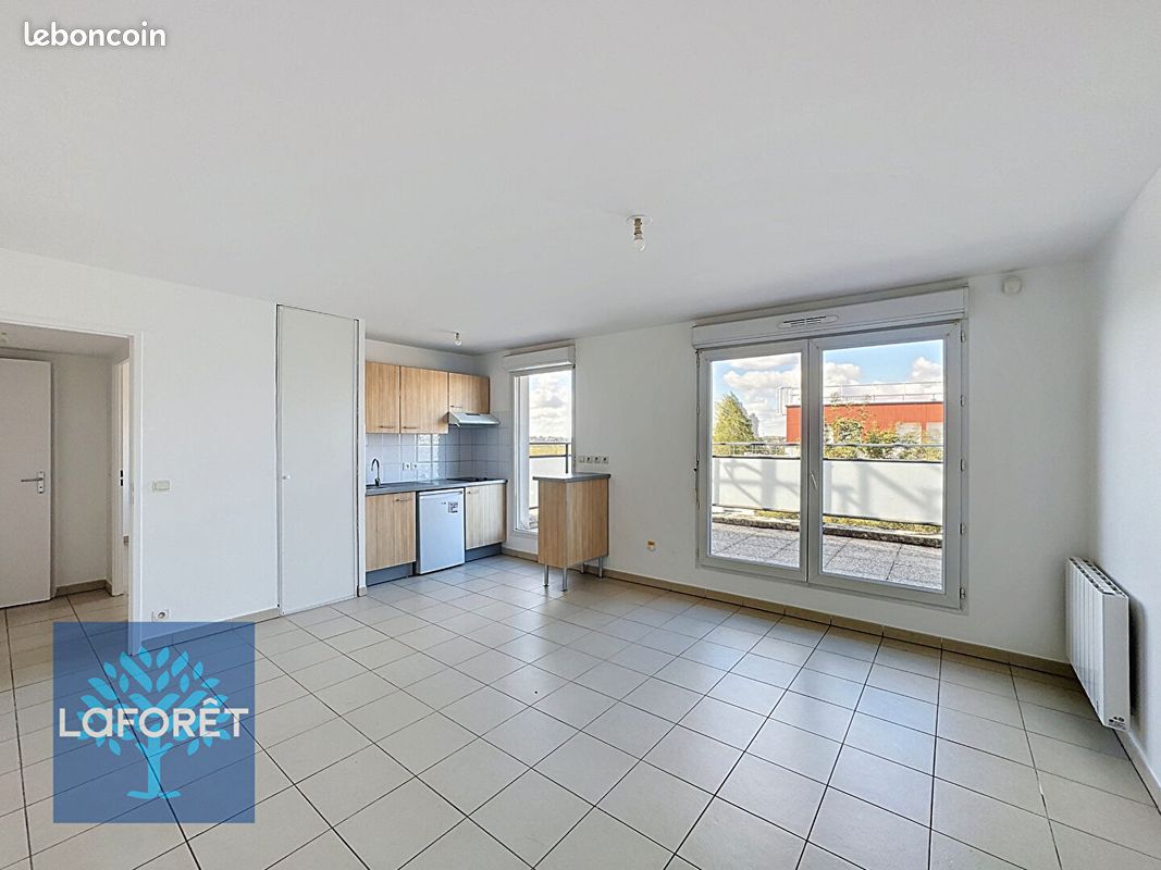 Appartement 2 pièces 43 m² · à Corbeil-Essonnes · 43 m² · 810 €/mois