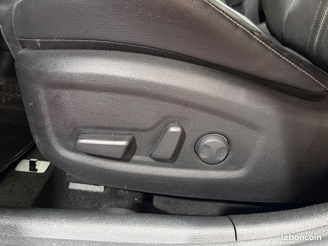 Kia CEED 1.4 140 GT Line Premium FULL ENTRETIEN KIA / TOIT OUVRANT / VOLANT CHAUFFANT (image 12)