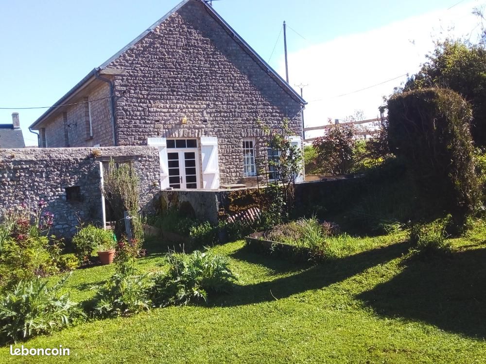 Maison 3 pièces 92 m² · à Trévières · 92 m² · 880 €