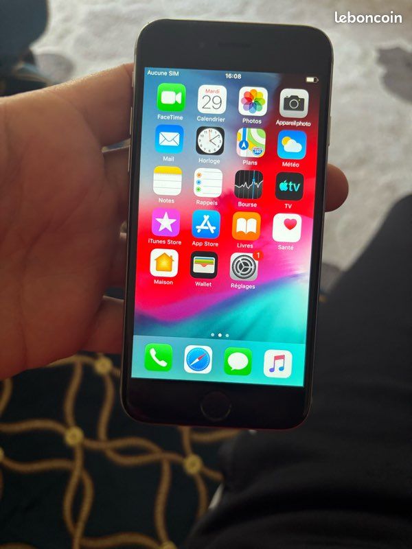 IPhone 6s (image 1)