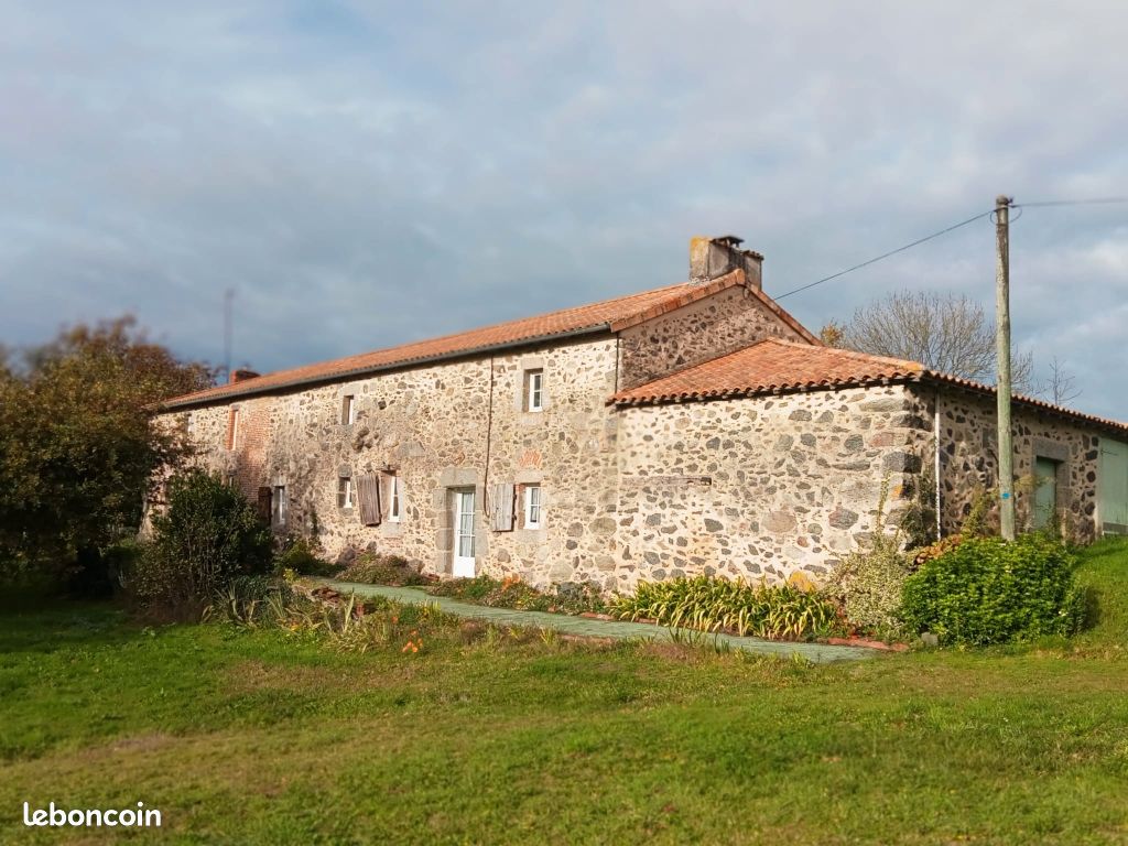 Maison 4 pièces 115 m² · à Moncoutant-sur-Sèvre · 115 m² · 113 000 €