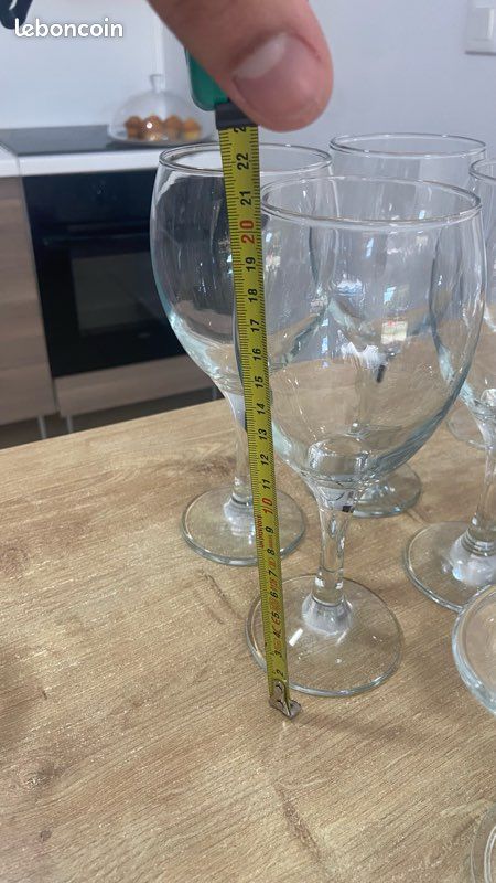 Utils de cuisine- Lot de verrerie vintage - Environ 50 pièces - Verres, coupes à glace, carafe - Bon état (image 9)