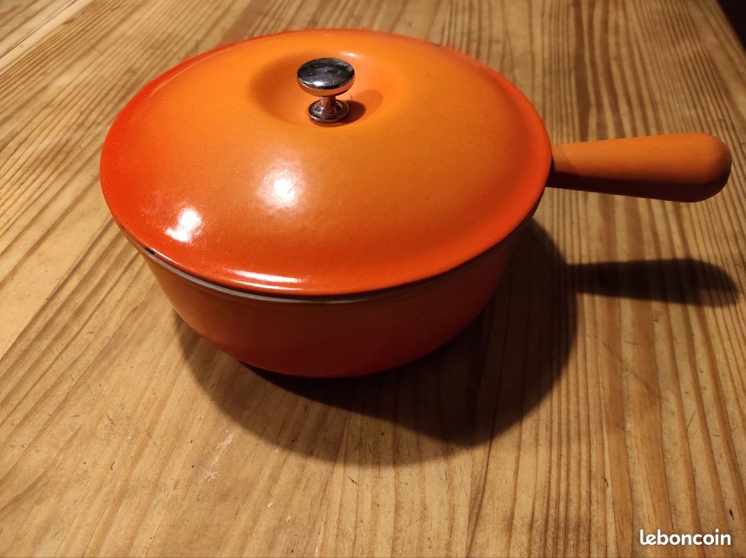 Caquelon le creuset fonte émaillée orange années 70