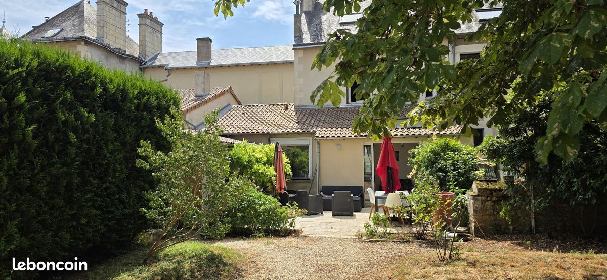 Maison 10 pièces 238 m² · à Poitiers · 238 m² · 485 000 €