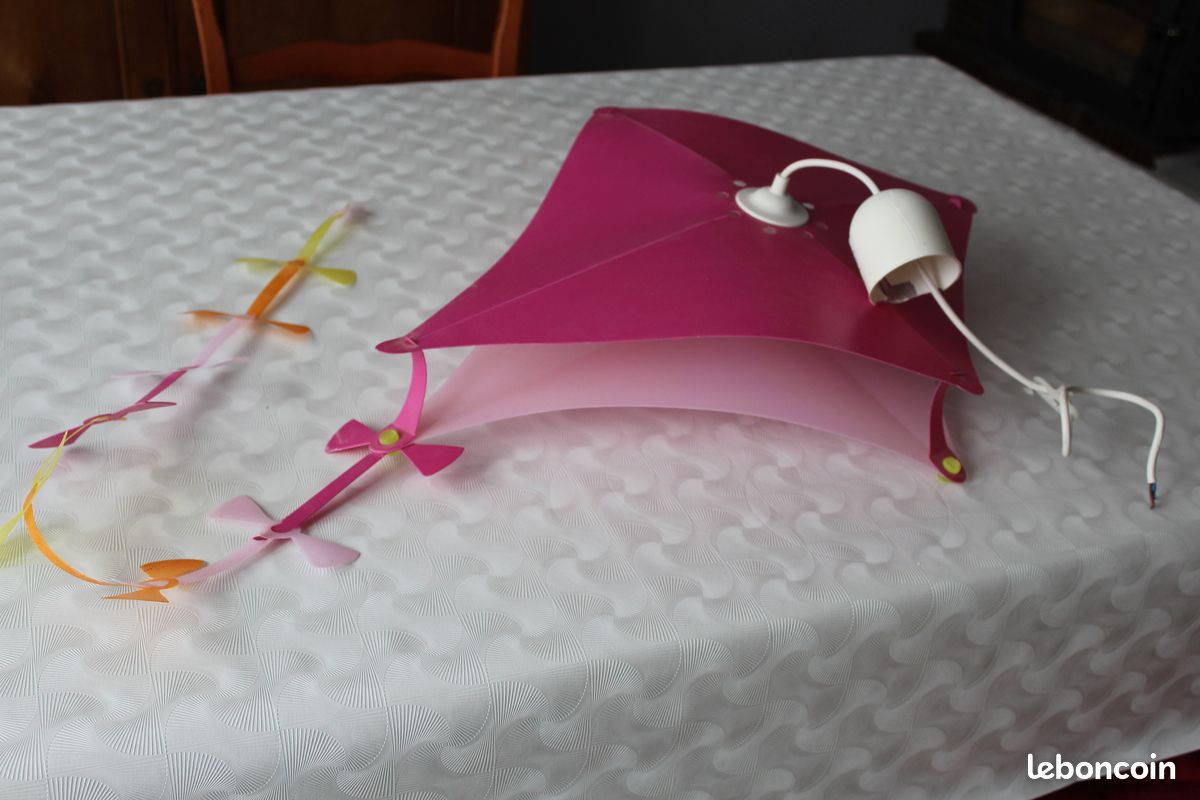 Lampe suspension chambre d'enfant CERF-VOLANT (image 1)