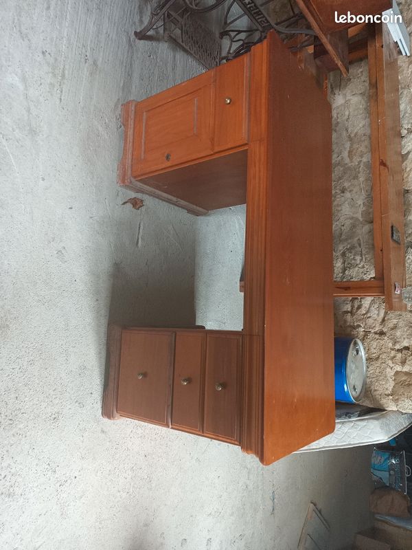 Bureau (image 1)
