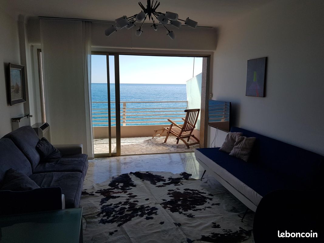Grand studio au cinquième étage face à la mer à Menton pour 4 personnes Cote d Azur Provence (image 10)