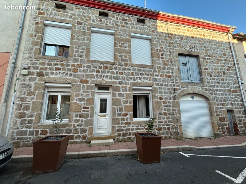 Maison 6 pièces 120 m² · à Sainte-Sigolène · 120 m² · 160 000 €