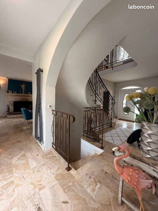 Propriété 6 pièces 220 m² (image 5)