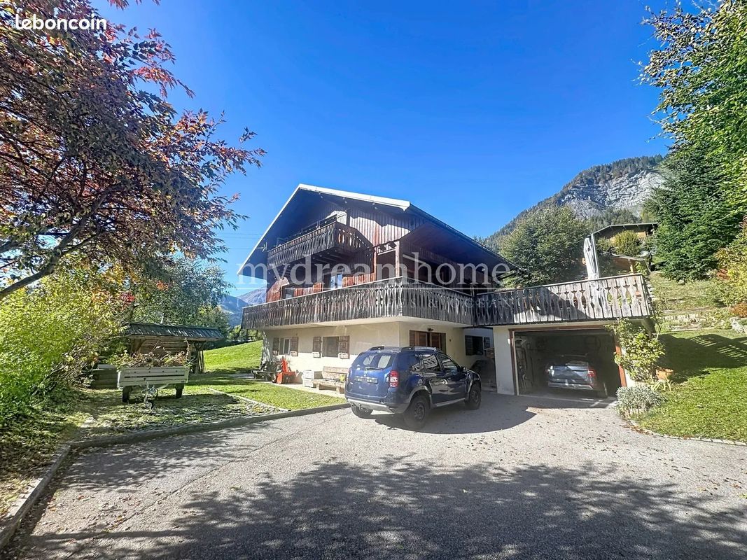 Maison 9 pièces 141 m² · à Flumet · 141 m² · 685 000 €